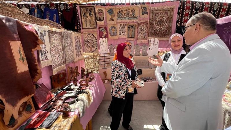 محافظ أسيوط يشيد