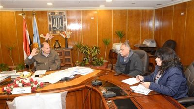 محافظ أسيوط: إجراءات لإقامة مصنع للأخشاب من المخلفات الزراعية