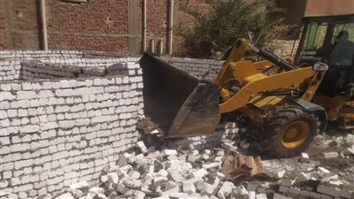 إزالة 15 حالة تعدٍّ على أراضٍ زراعية وبناء مخالف بالإسكندرية