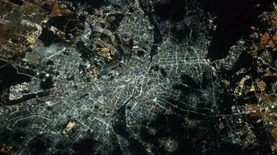 منورة بأهلها.. رائد فضاء روسي يلتقط صورة ساحرة للقاهرة