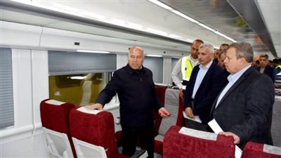 وزير النقل يتفقد ورش كوم أبو راضي ببني سويف