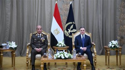 وزير الداخلية يستقبل وزير الدفاع ووفد قيادات القوات المسلحة