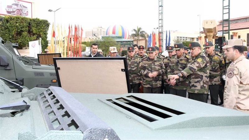 وزير الدفاع يتفقد
