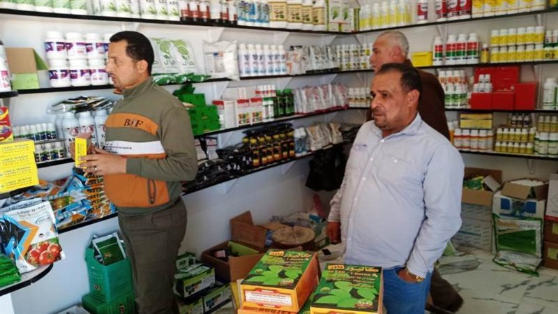 ضبط ٣٠٠ عبوة مواد