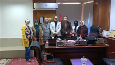 وكيل صحة كفر الشيخ يكرم لجنة البحث العلمي