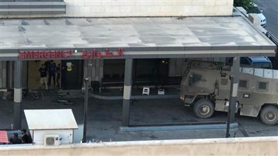 آليات الاحتلال تقتحم ساحة مستشفى الأمل في خان يونس