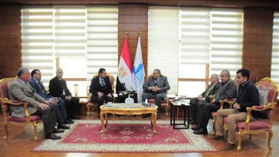 رئيس جامعة كفر الشيخ يستقبل الدكتور أحمد أبو اليزيد لمناقشة رسالة ماجستير بكلية الزراعة 