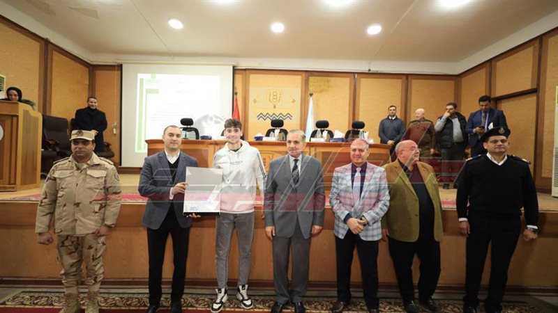 خلال التكريم