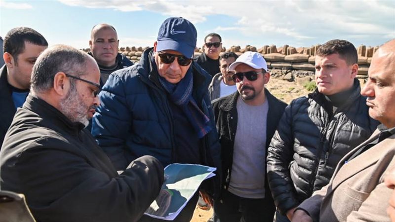 وزير الري يتفقد أعمال