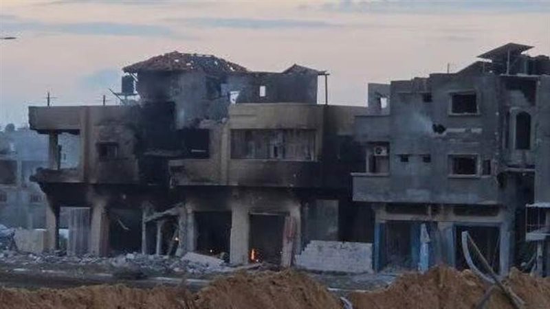 منازل محترقة في غزة