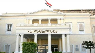 التربية والتعليم تكرم الطلاب الفائزين فى المسابقة الفنية «لمحات من الهند»