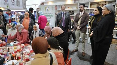 وفد مكتبة الكونجرس الأمريكي يشيد بجناح قومي المرأة بمعرض الكتاب