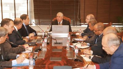 القصير يتابع إجراءات التوسع في تقديم الخدمات الإلكترونية للمزارعين