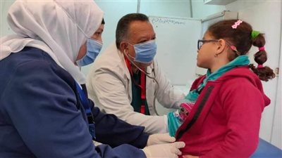 توقيع الكشف على 1680 حالة خلال قافلة طبية مجانية بقرية القطوشة بالمنيا