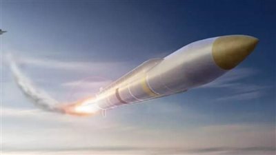 القوات الأمريكية تسقط 12 مسيرة حوثية فوق البحر الأحمر