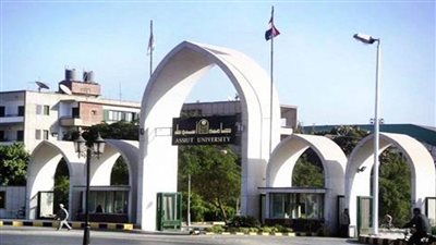 الأمن الإداري بجامعة أسيوط ينجح في إعادة سبيكة ذهبية فقدها طالب خلال الامتحانات