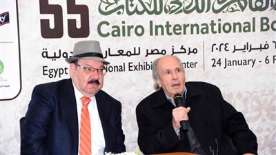 مناقشة كتاب «نزع الأقنعة.. عن محمد عفيفي مطر».. لشريف قنديل بمعرض الكتاب