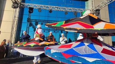 وسط تفاعل كبير.. فرقة التنورة التراثية تواصل عروضها بمعرض الكتاب