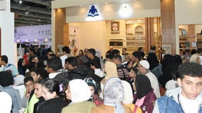 معرض الكتاب يقترب من المليون الثالث 