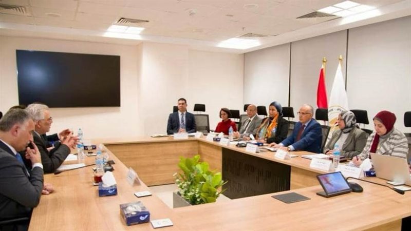 وزير الري خلال الاجتماع