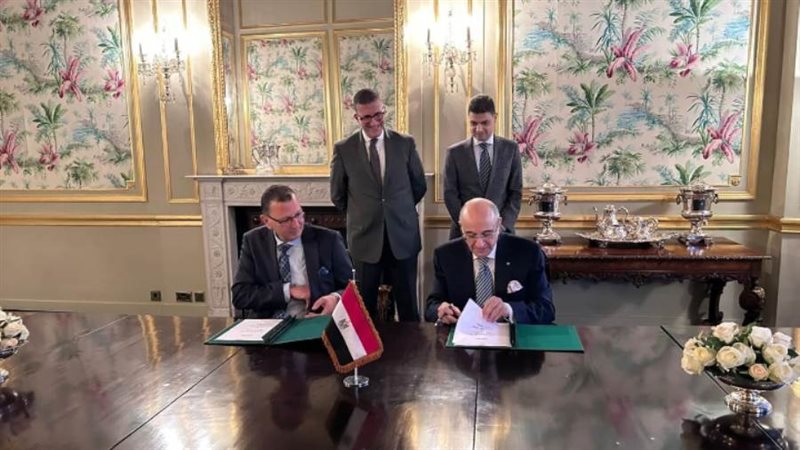 خلال توقيع بروتوكول