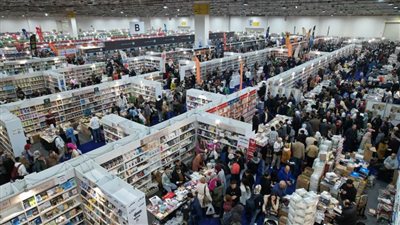 معرض القاهرة الدولي للكتاب يتخطى 4 ملايين زائر في 11 يومًا من انطلاقه