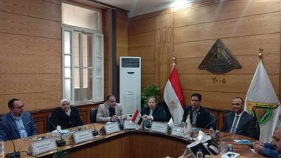 رئيس جامعة بنها: الترشيد والاستدامة في الأنفاق داخل الحامعة