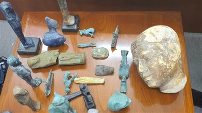 علاء ثابت رئيس بيت العائلة المصرية بألمانيا: تعاونا مع السفارة المصرية لإعادة آثار مهربة