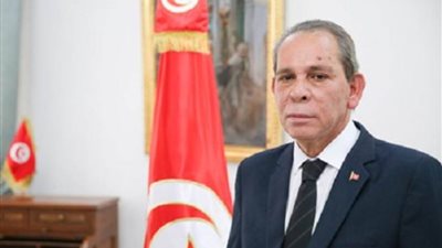 رئيس وزراء تونس يبحث مع مجلسه المصغر سبل تعزيز التعاون السياحي مع روسيا