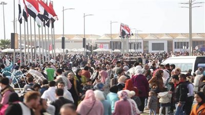 معرض الكتاب يقترب من 4.5 مليون زائر.. مُسجلًا بيومه قبل الأخير 327,810 زائرين