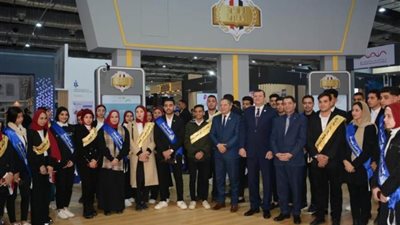 وزير التعليم العالي يتابع جهود الجامعات المشاركة بمعرض القاهرة الدولي للكتاب