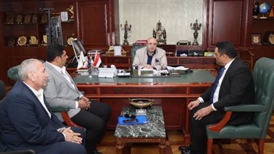 محافظ بني سويف يلتقي مسؤولي شركة بوتاجاسكو لتوفير أسطوانات الغاز المنزلي