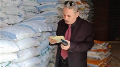 ضبط مخزن مواد غذائية بغرض الاحتكار بأبوقرقاص 