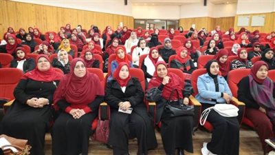 تعليم الوادي تنفذ برامج تدريبية لتنمية مهارات معلمي رياض الأطفال وتنمية قدرات الطلاب المبتكرين