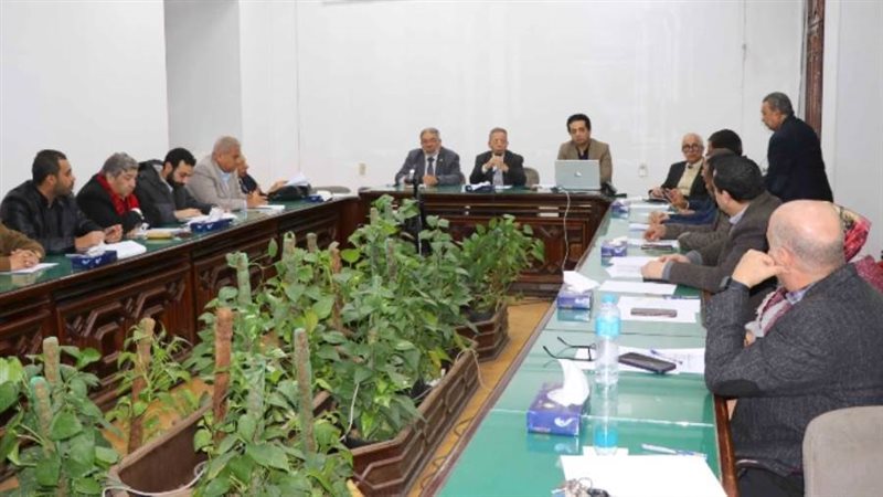 خلال مناقشة قانون