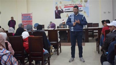 وزارتا الرياضة والبيئة تنفذان ندوة حول التوعية البيئية للشباب بمركز شباب في الجيزة