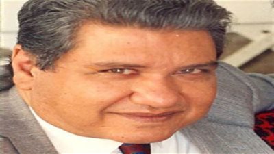 في ذكرى رحيله الـ16.. تعرف على محطات في حياة الناقد رجاء النقاش