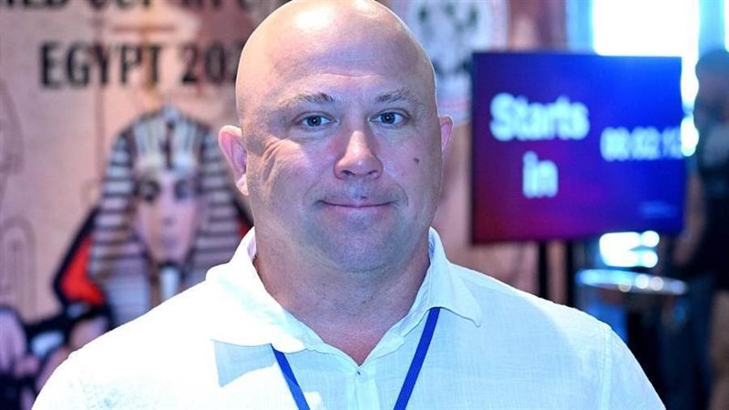 الروسي يوري أوستينوف