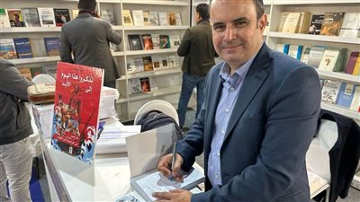 الكاتب حسين جرادي: 