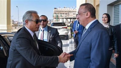 بالصور.. محافظ الإسكندرية يستقبل وزير العمل