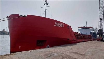 تصدير كلينكر وملح وصودا كاوية وتفريغ فحم ورخام بموانئ المنطقة الاقتصادية لقناة السويس