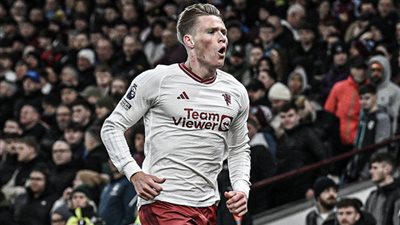 مانشستر يونايتد يحقق فوزا ثمينا على أستون فيلا 2ـ1 في الدوري الإنجليزي