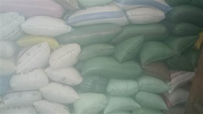 ضبط ١٧٠ طن فول صويا وذرة تم حجبها عن التداول بالأسواق بالبحيرة