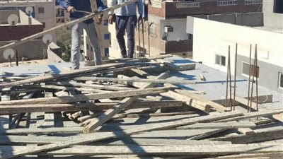 وقف ثلاث حالات تعدٍّ بالبناء بدون ترخيص بحيِّ ثالث الإسماعيلية