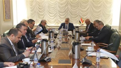 وزير العمل : 