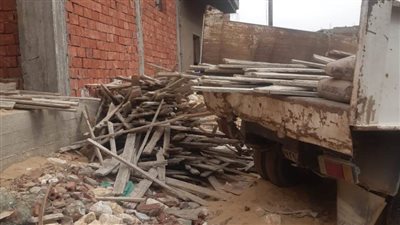 وقف أعمال صبة خرسانية بدون ترخيص بقرية فنارة 