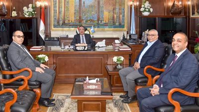 محافظ الإسكندرية يتابع مع رئيس شركة بتروجاس الإسكندرية مدى توافر أسطوانات البوتاجاز