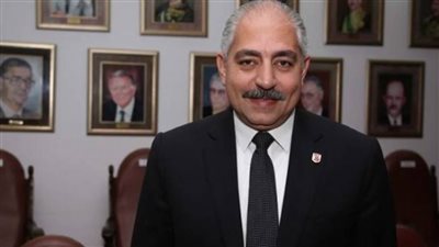 مجلس إدارة النادي الأهلي يجهز لتكريم الراحل العامري فاروق