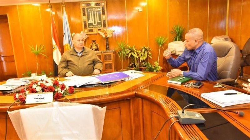 محافظ أسيوط خلال