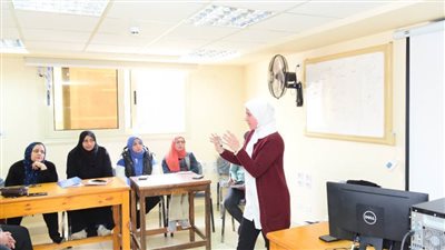 جامعة سوهاج تنظم دورات تدريبية في اللغة الإنجليزي